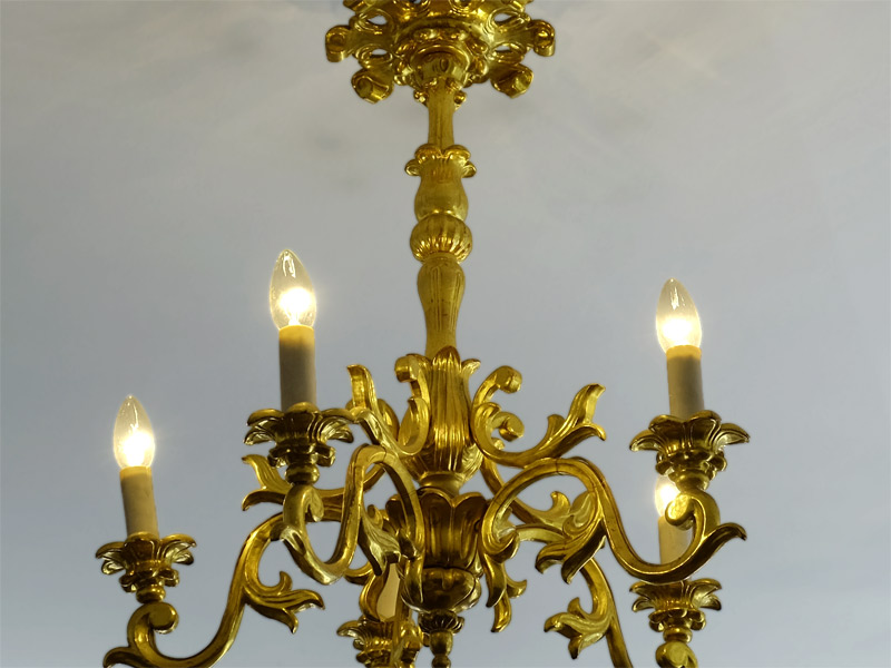barocker vergoldeter Kronleuchter Holz