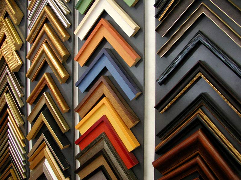 grosse Auswahl an modernen und klassischen Rahmenleisten