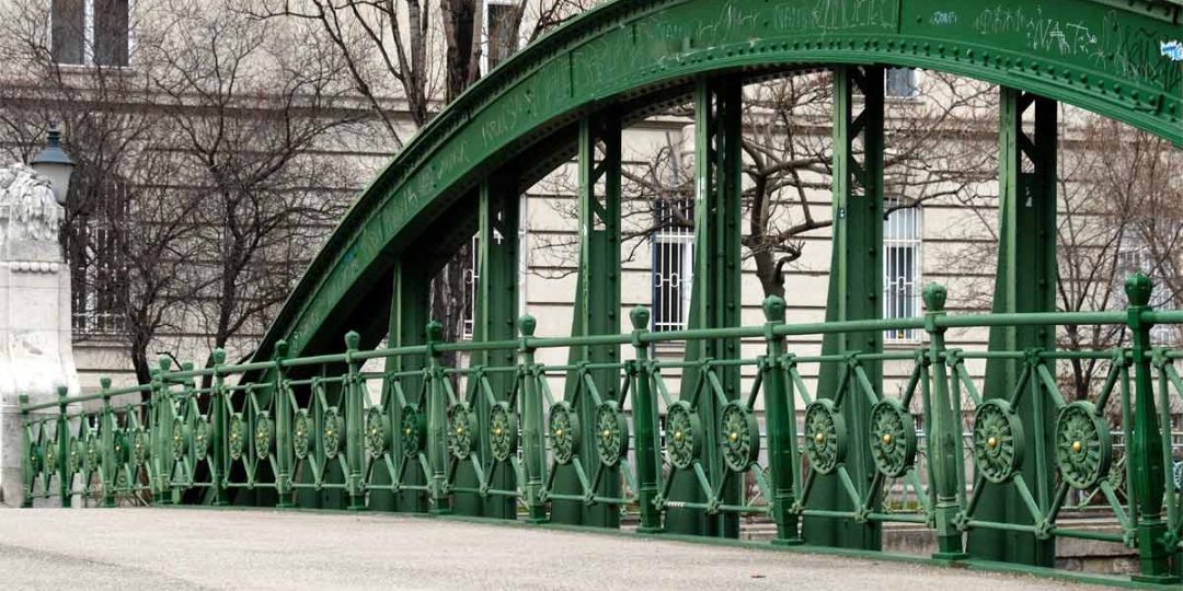 Vergoldung der Geländer Ornamente